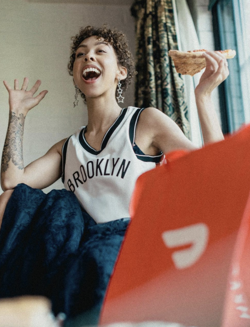 Elise Swopes - Instagram Sensation Turned Art and Business Mogul | Homepage